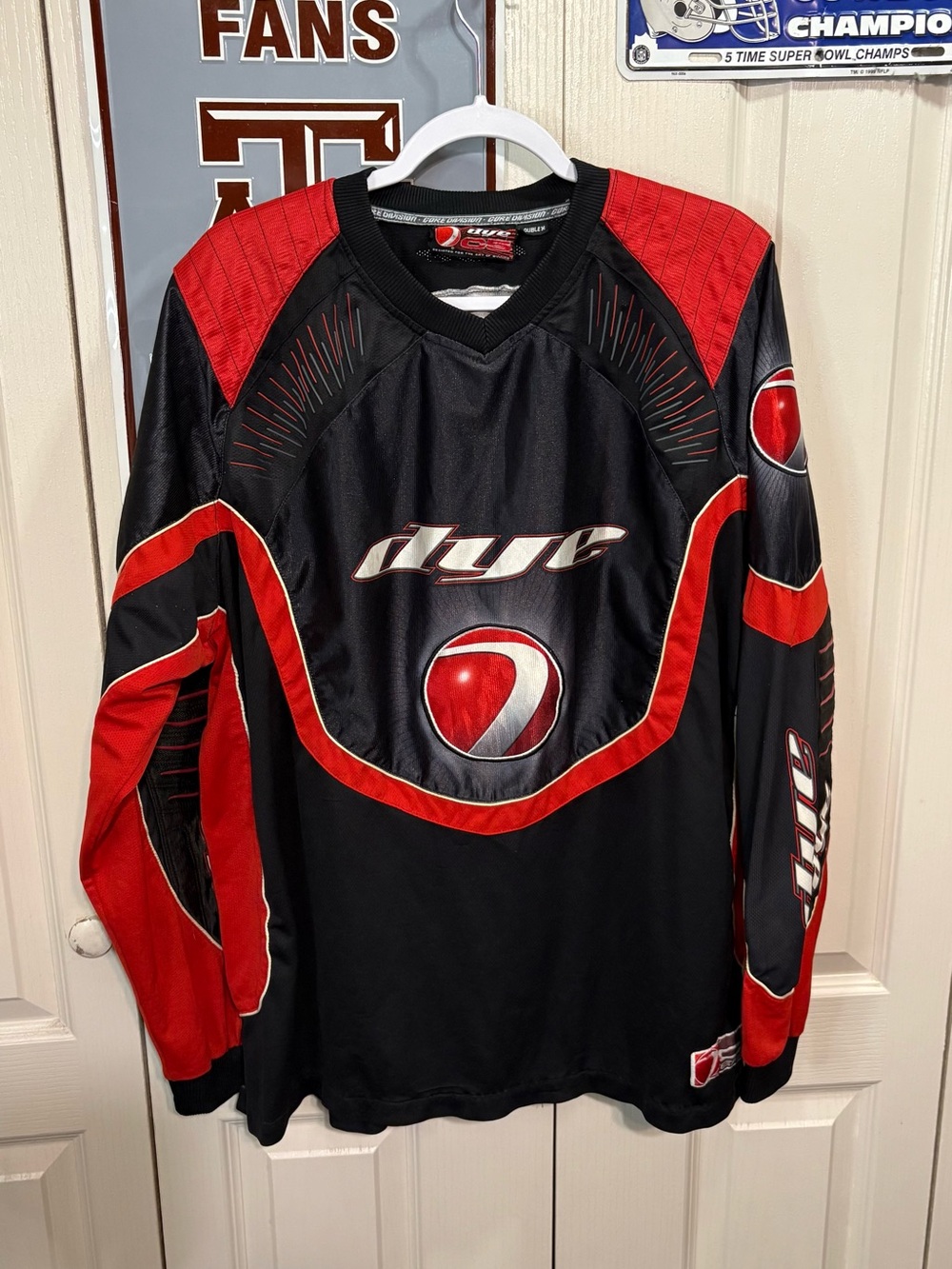 Ecko Unlimited Black and Red Graphic Logo Jersey